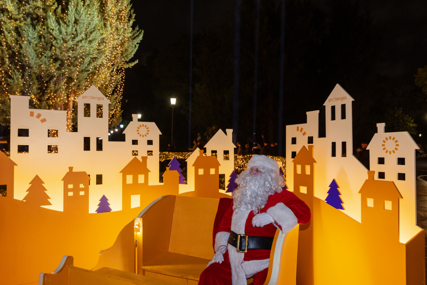 Χριστούγεννα γεμάτα φως και χαρά στο ανανεωμένο Πεδίον του Άρεως!