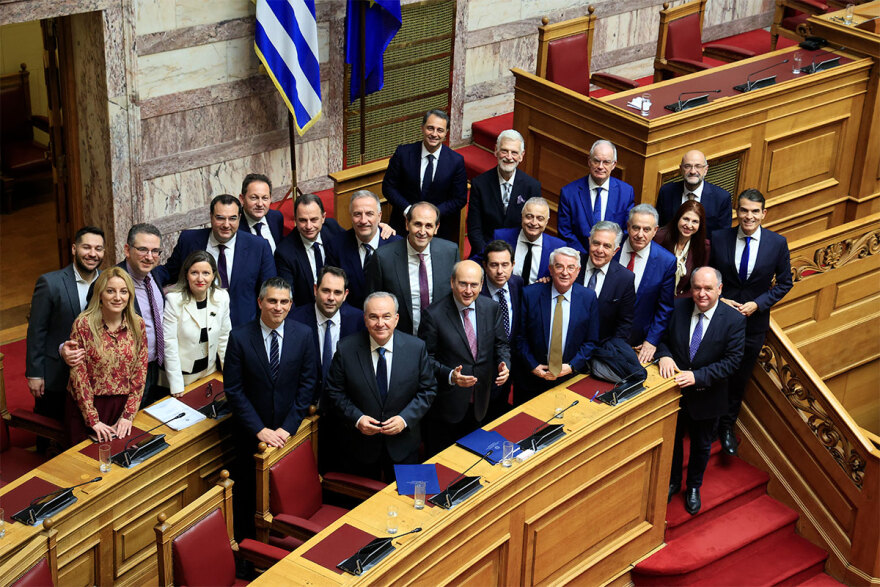 Προϋπολογισμός: Πέρασε με τις περισσότερες ψήφους της 5ετιας - Τα 258 υπέρ στις δαπάνες Άμυνας και ο Τσίπρας