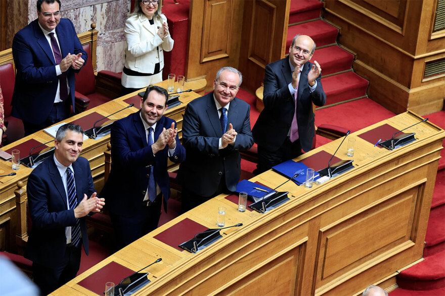 Προϋπολογισμός: Πέρασε με τις περισσότερες ψήφους της 5ετιας - Τα 258 υπέρ στις δαπάνες Άμυνας και ο Τσίπρας