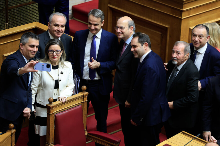 Προϋπολογισμός: Πέρασε με τις περισσότερες ψήφους της 5ετιας - Τα 258 υπέρ στις δαπάνες Άμυνας και ο Τσίπρας