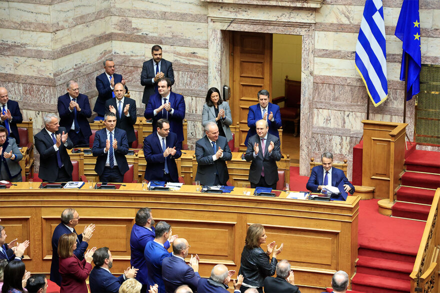 Προϋπολογισμός: Πέρασε με τις περισσότερες ψήφους της 5ετιας - Τα 258 υπέρ στις δαπάνες Άμυνας και ο Τσίπρας