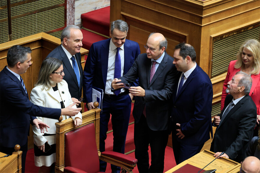 Προϋπολογισμός: Πέρασε με τις περισσότερες ψήφους της 5ετιας - Τα 258 υπέρ στις δαπάνες Άμυνας και ο Τσίπρας