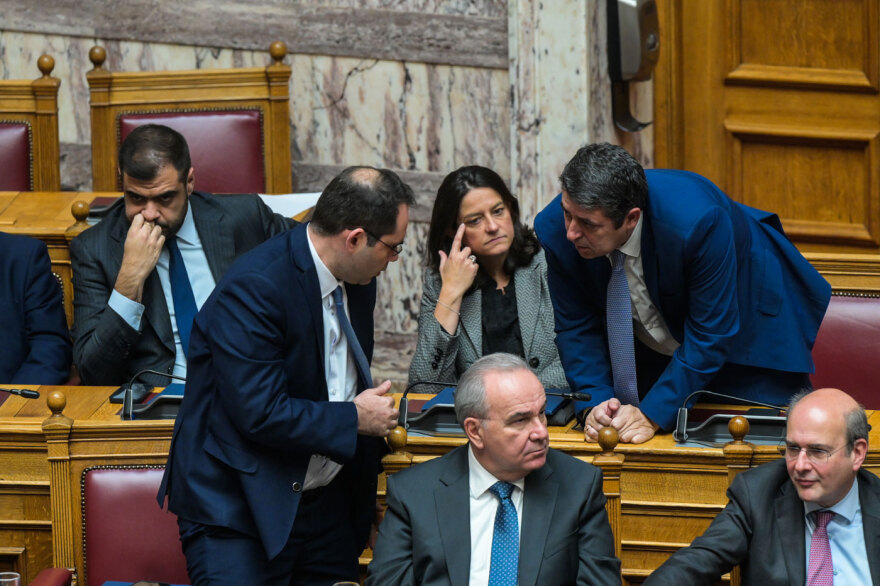 Προϋπολογισμός: Πέρασε με τις περισσότερες ψήφους της 5ετίας - Τα 258 υπέρ στις δαπάνες Άμυνας και ο Τσίπρας