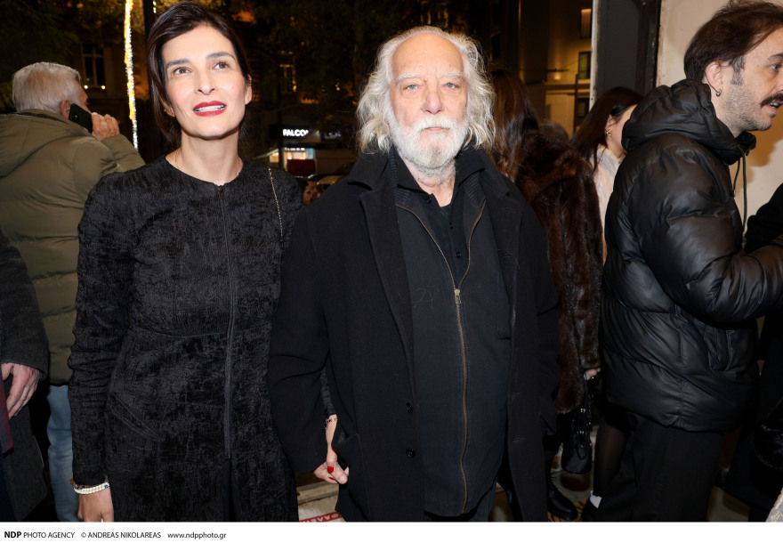 Κωνσταντίνος Μαρκουλάκης: Πρεμιέρα για το «Διπλανό δωμάτιο ή το έργο του δovητή» - Ποιοι επώνυμοι έδωσαν το παρών