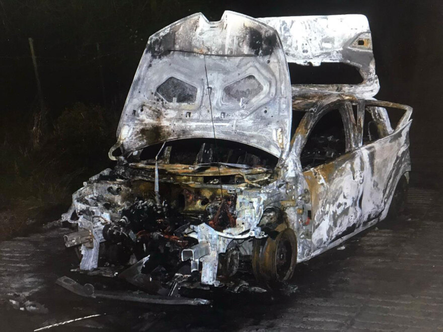 Βίντεο ντοκουμέντα από το κύκλωμα εκβιαστών: Οι κινήσεις τους πριν τον εμπρησμό στο Μαρούσι - Πήραν μπετόνια βενζίνης και έκαψαν και το ΙΧ τους