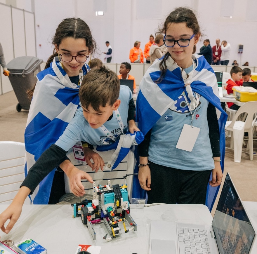 Άλλη μια χρονιά με λαμπρές διακρίσεις της Ελλάδας στην Παγκόσμια Ολυμπιάδα Ρομποτικής