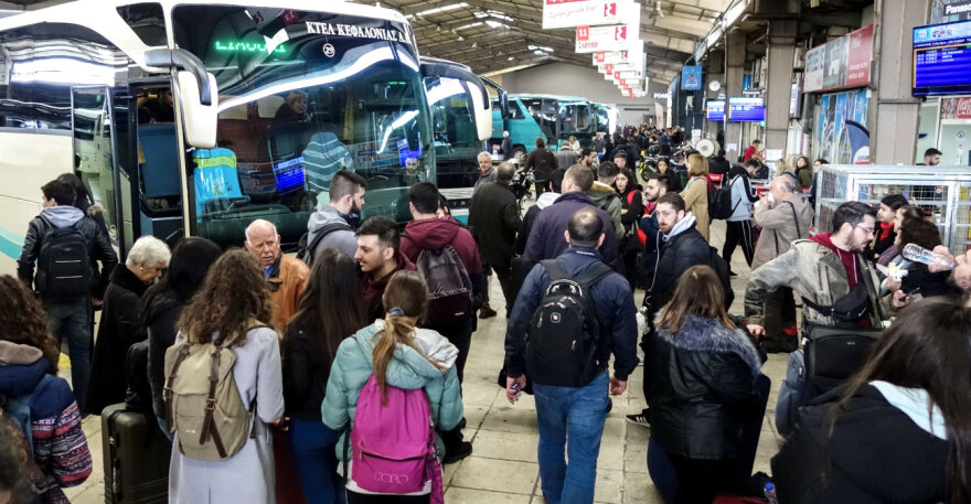 Κορυφώνεται η έξοδος για τα Χριστούγεννα σε ΚΤΕΛ και εθνικές οδούς - Τι πρέπει να προσέξουν οι οδηγοί, συστάσεις για αλυσίδες