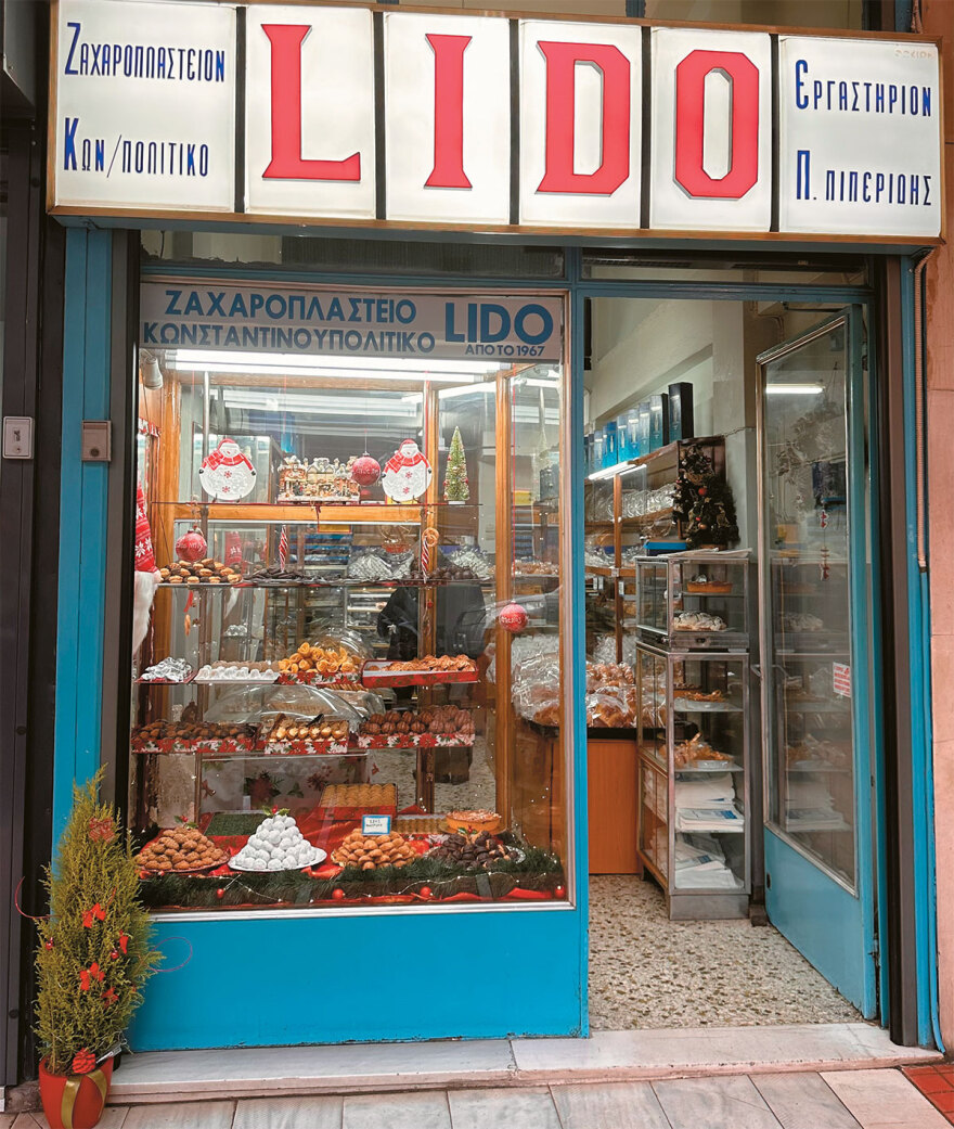 Sold out στην Αθήνα - Πού γίνονται ουρές κάθε μέρα σε εστιατόρια, θέατρα και ζαχαροπλαστεία