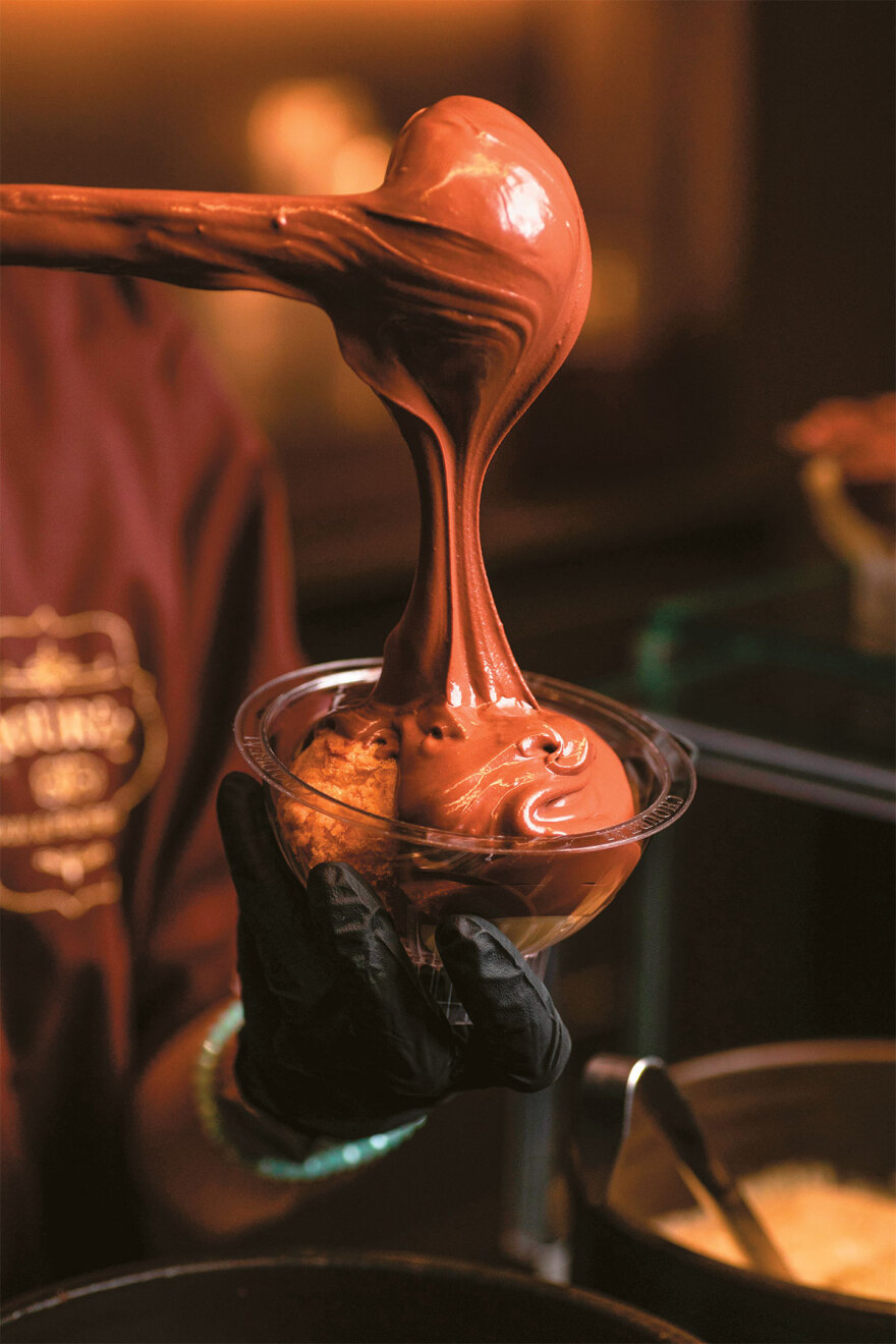 Sold out στην Αθήνα - Πού γίνονται ουρές κάθε μέρα σε εστιατόρια, θέατρα και ζαχαροπλαστεία