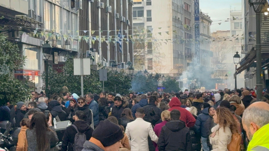 Θεσσαλονίκη: Μια απέραντη ψησταριά η Βασιλέως Ηρακλείου - Γλέντι για άλλη μία χρονιά 