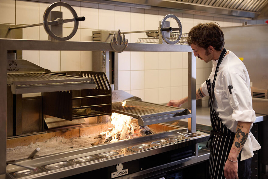 Η Αθήνα ξαναβρίσκει την «Αίγλη» της - Το πιο ιστορικό στέκι της πόλης κάνει... rebranding και ανοίγει τις πύλες του 