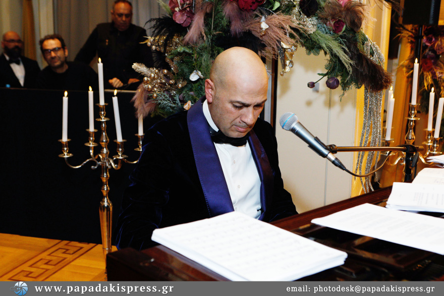 Εορταστικό gala με τον κορυφαίο μαέστρο Γιάννη Χατζηλοΐζου και την Φιλαρμονική Αθηνών