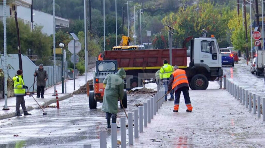 Στο έλεος της κακοκαιρίας η Εύβοια - Υπερχείλισε ο ποταμός Κηρέας, πλημμύρισαν σπίτια, έκλεισαν δρόμοι