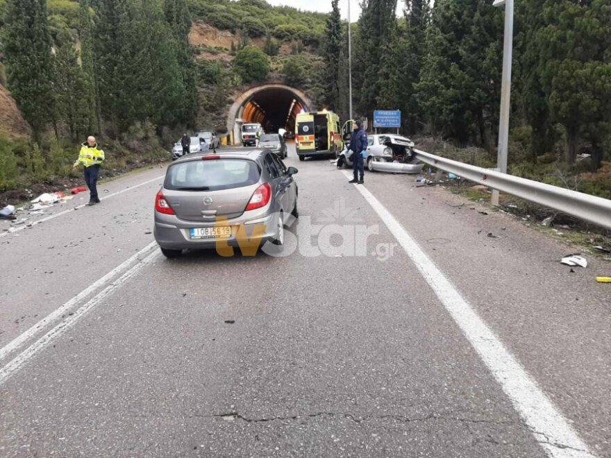 Τροχαίο στον δρόμο Λιβαδειάς - Αράχωβας: Ένας νεκρός έπειτα από μετωπική ΙΧ με φορτηγό