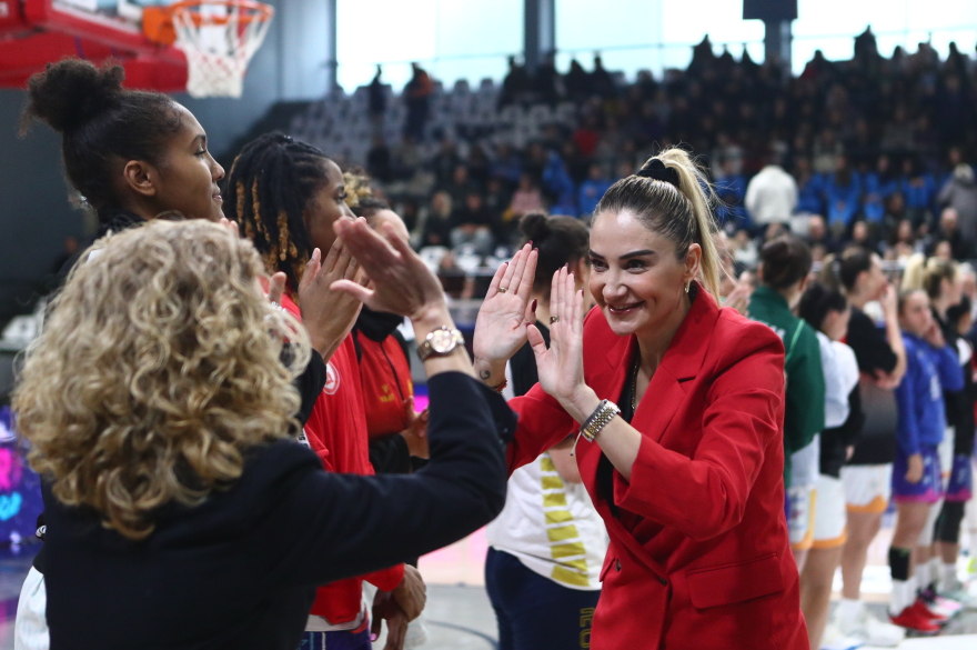 All Star Game: Θέαμα, χαμογέλα και όμορφες στιγμές στη γιορτή του μπάσκετ γυναικών, στο κατάμεστο κλειστό της Γλυφάδας