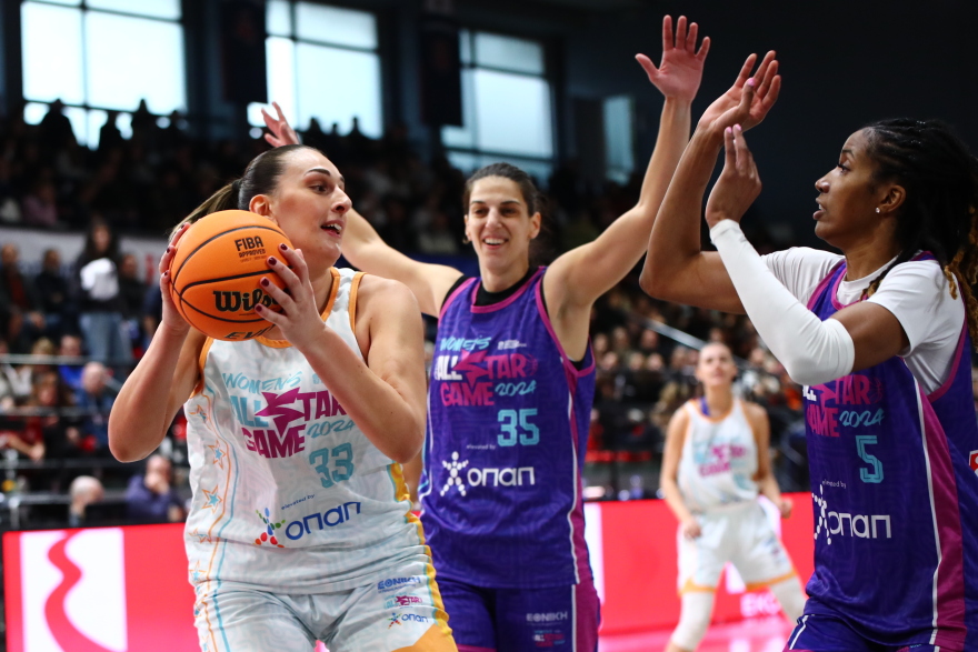 All Star Game: Θέαμα, χαμογέλα και όμορφες στιγμές στη γιορτή του μπάσκετ γυναικών, στο κατάμεστο κλειστό της Γλυφάδας