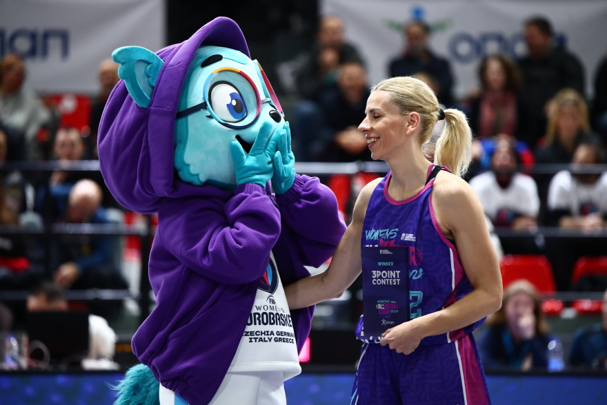 All Star Game: Θέαμα, χαμογέλα και όμορφες στιγμές στη γιορτή του μπάσκετ γυναικών, στο κατάμεστο κλειστό της Γλυφάδας