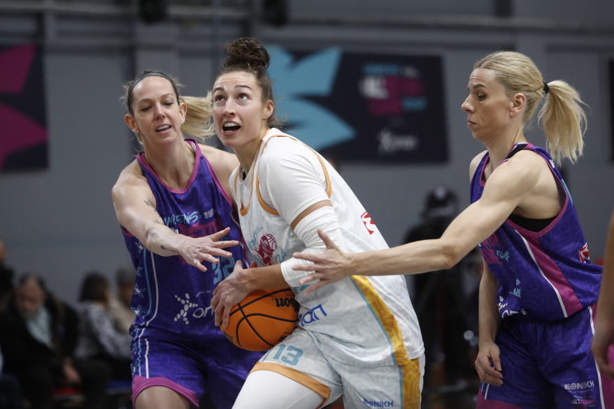 All Star Game: Θέαμα, χαμογέλα και όμορφες στιγμές στη γιορτή του μπάσκετ γυναικών, στο κατάμεστο κλειστό της Γλυφάδας