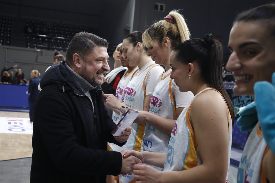 All Star Game: Θέαμα, χαμογέλα και όμορφες στιγμές στη γιορτή του μπάσκετ γυναικών, στο κατάμεστο κλειστό της Γλυφάδας