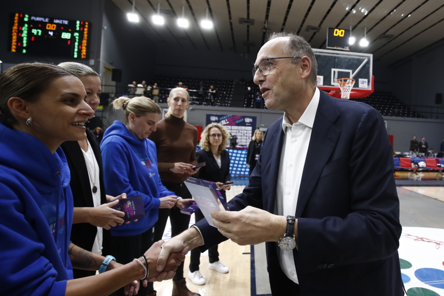 All Star Game: Θέαμα, χαμογέλα και όμορφες στιγμές στη γιορτή του μπάσκετ γυναικών, στο κατάμεστο κλειστό της Γλυφάδας