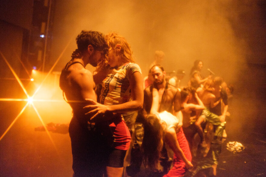 Είδαμε το καταιγιστικό «Οξυγόνο» στη Στέγη