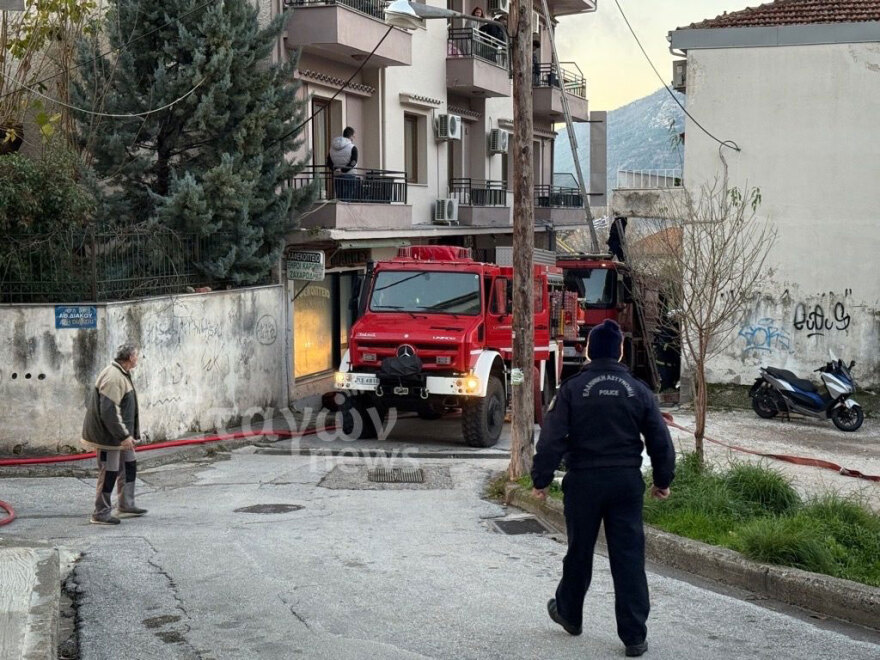 Φωτιά σε ξενοδοχείο της Καλαμπάκας - Απεγκλωβίζονται άνθρωποι