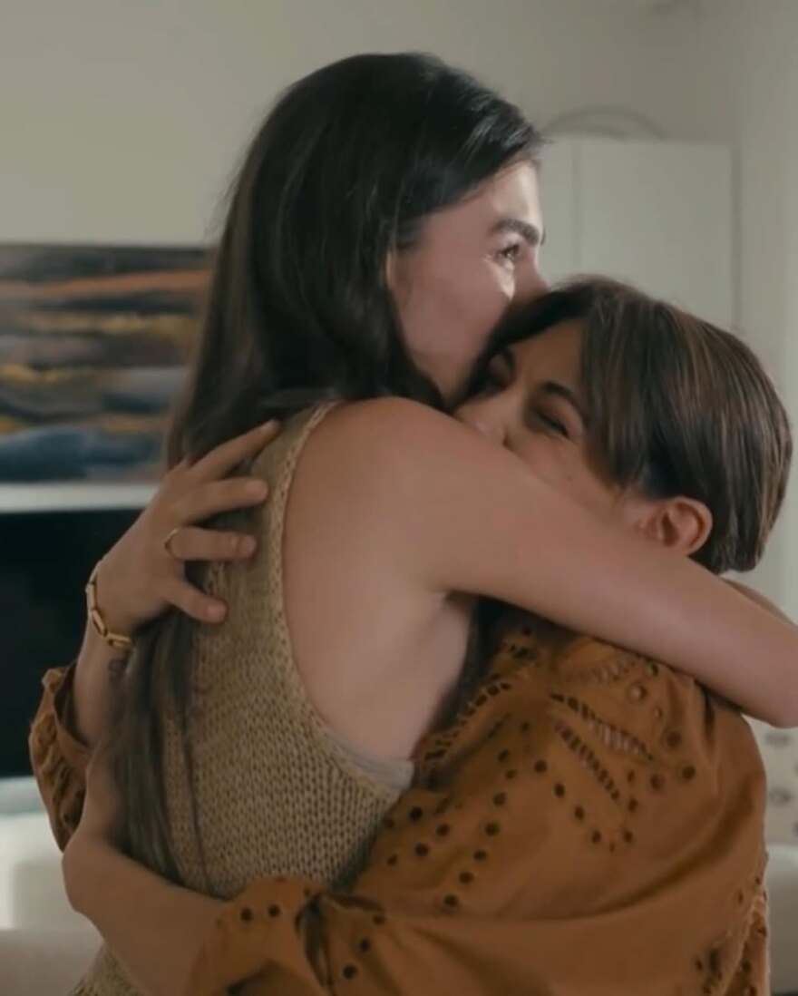 Χρύσα Μιχαλοπούλου: Ανέβασε μια φωτογραφία του Λεωνίδα Κουτσόπουλου με τον γιο τους στα χιόνια