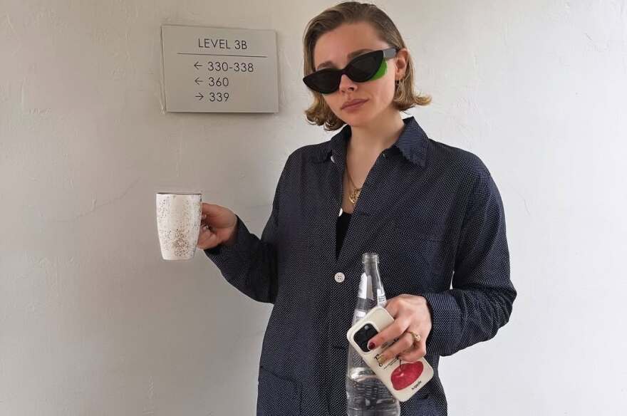 Κλόι Γκρέις Μορέτζ: Αρραβωνιάστηκε την Κέιτ Χάρισον - Δείτε τη φωτογραφία που δημοσίευσε