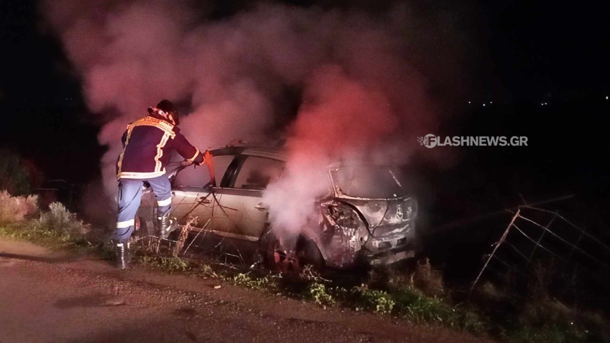 Χανιά: Αυτοκίνητο ξέφυγε της πορείας του και τυλίχτηκε στις «φλόγες» -Πώς σώθηκε ο οδηγός
