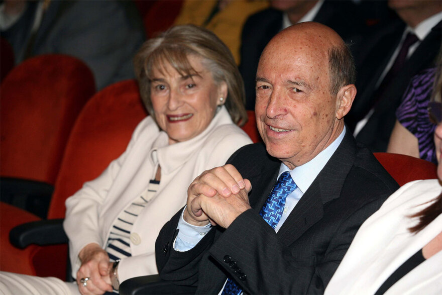 Κώστας Σημίτης: Η σχέση ζωής με τη Δάφνη - Η γνωριμία στο Λονδίνο, o γάμος και οι δύο κόρες τους