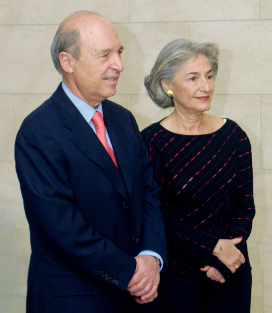 Κώστας Σημίτης: Η σχέση ζωής με τη Δάφνη - Η γνωριμία στο Λονδίνο, o γάμος και οι δύο κόρες τους