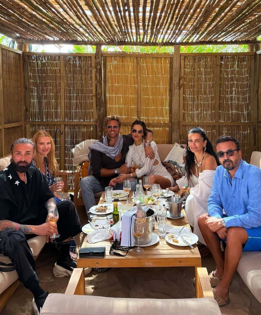 Αλεσάντρα Αμπρόσιο: Οι φωτογραφίες από την Πρωτοχρονιά στην Ουρουγουάη μαζί με τον σύντροφό της 