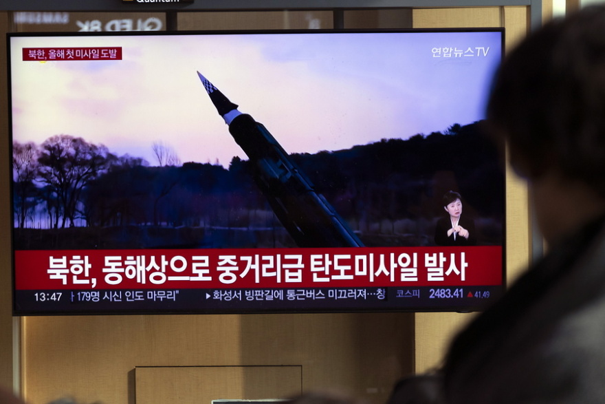 Βόρεια Κορέα: Ανακοίνωσε ότι προέβη με επιτυχία στη δοκιμή «υπερηχητικού πυραύλου»