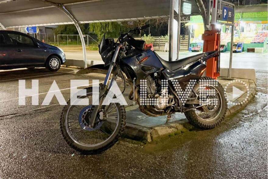 Τροχαίο ατύχημα με τραυματία στον Πύργο - Μηχανή βρέθηκε κάτω από τις ρόδες αγροτικού