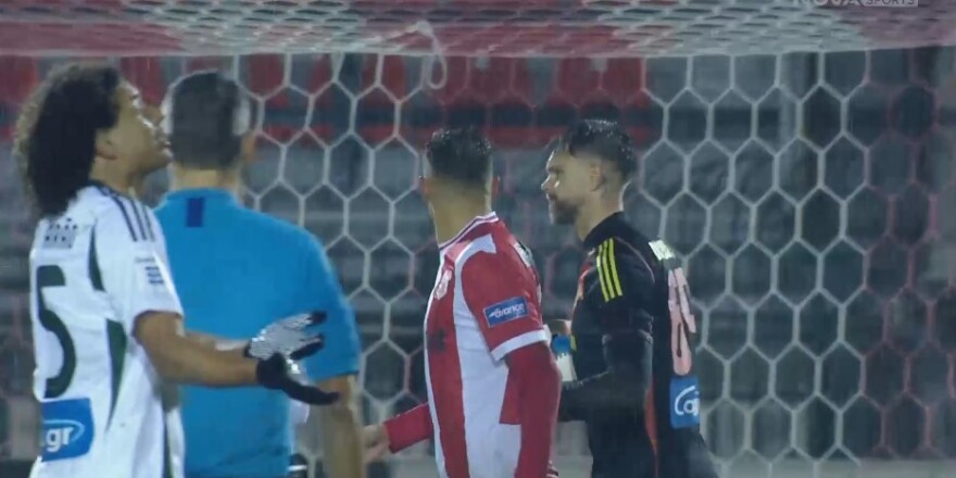 Πανσερραϊκός - Παναθηναϊκός: Καρέ καρέ η φάση του πέναλτι για τον Μπετανκόρ, που προκάλεσε τα έντονα παράπονα των φιλοξενούμενων