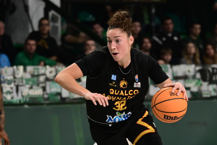  Η «βασίλισσα» των ριμπάουντ: Ποια είναι η Τζέσικα Σέπαρντ που γράφει ιστορία στα ελληνικά παρκέ