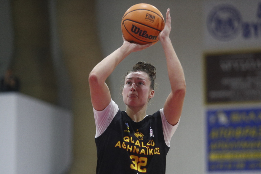  Η «βασίλισσα» των ριμπάουντ: Ποια είναι η Τζέσικα Σέπαρντ που γράφει ιστορία στα ελληνικά παρκέ