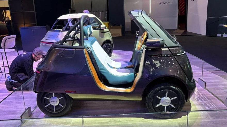 Το Microlino γίνεται αμαξίδιο του γκόλφ