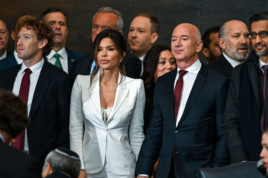 Ορκωμοσία Τραμπ: Οι εμφανίσεις που ξεχώρισαν - Από το καπέλο της Μελάνια στο πράσινο look της Ιβάνκα