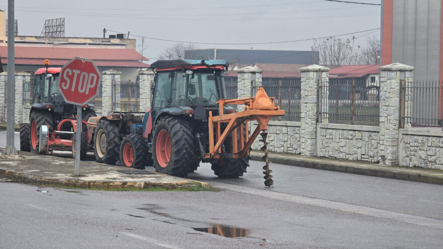 Κινητοποιήσεις αγροτών: Βγήκαν τρακτέρ στον Τύρναβο - Με το βλέμμα σε Γυρτώνη και Ε65 