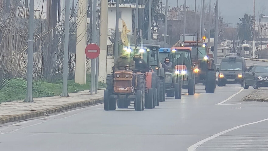 Κινητοποιήσεις αγροτών: Βγήκαν τρακτέρ στον Τύρναβο - Με το βλέμμα σε Γυρτώνη και Ε65 