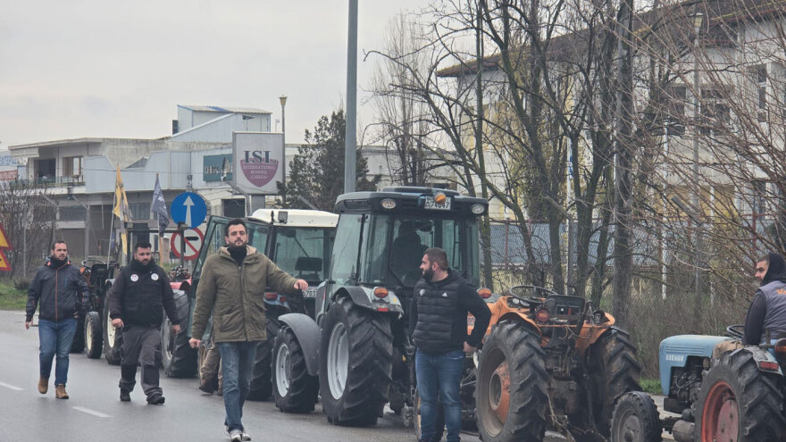 Κινητοποιήσεις αγροτών: Βγήκαν τρακτέρ στον Τύρναβο - Με το βλέμμα σε Γυρτώνη και Ε65 