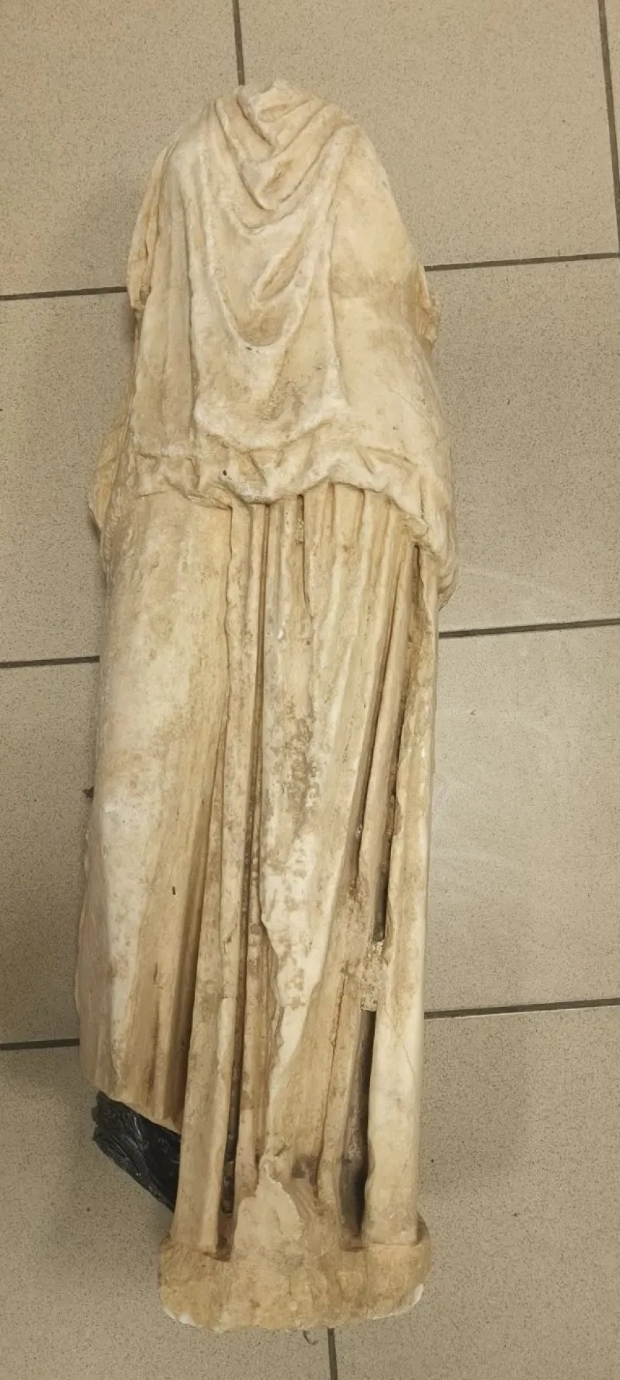 Θεσσαλονίκη: Σε σακούλα απορριμμάτων εντοπίστηκε αγαλμα των Ελληνιστικών χρόνων