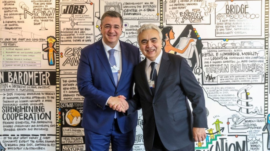 Για το μέλλον του τουρισμού και την ηλεκτροκίνηση μίλησε στο Νταβός ο Απόστολος Τζιτζικώστας