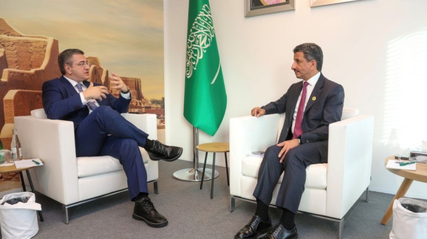 Για το μέλλον του τουρισμού και την ηλεκτροκίνηση μίλησε στο Νταβός ο Απόστολος Τζιτζικώστας