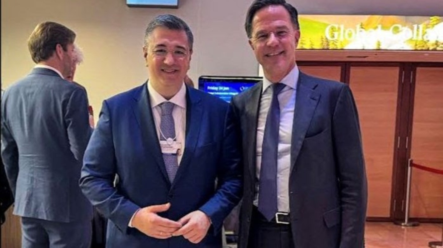 Για το μέλλον του τουρισμού και την ηλεκτροκίνηση μίλησε στο Νταβός ο Απόστολος Τζιτζικώστας