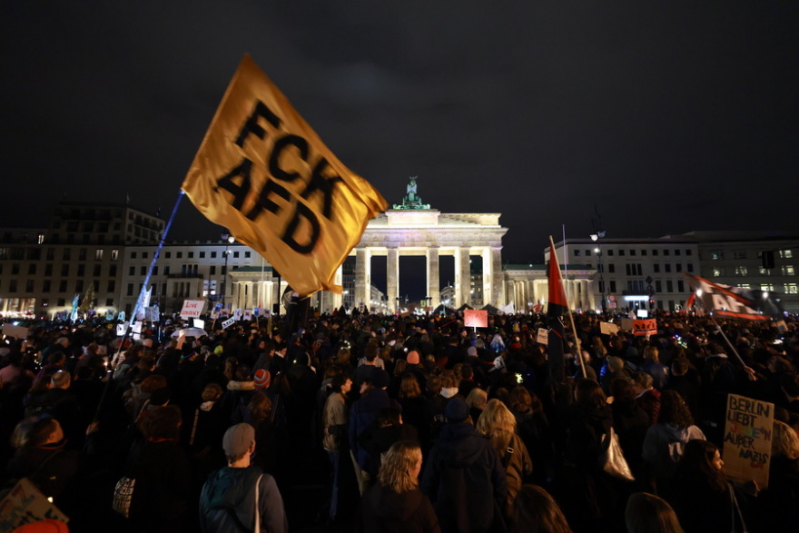 Μαζικές διαδηλώσεις στη Γερμανία κατά της AfD και της Ακροδεξιάς