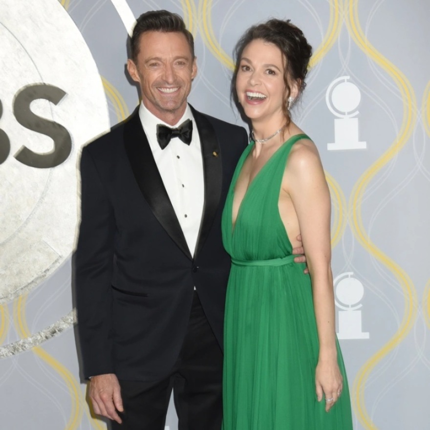 Η Ντεμπόρα-Λι Φέρνες σκέφτεται να επιστρέψει στην Αυστραλία μετά το δύσκολο διαζύγιο από τον Χιου Τζάκμαν