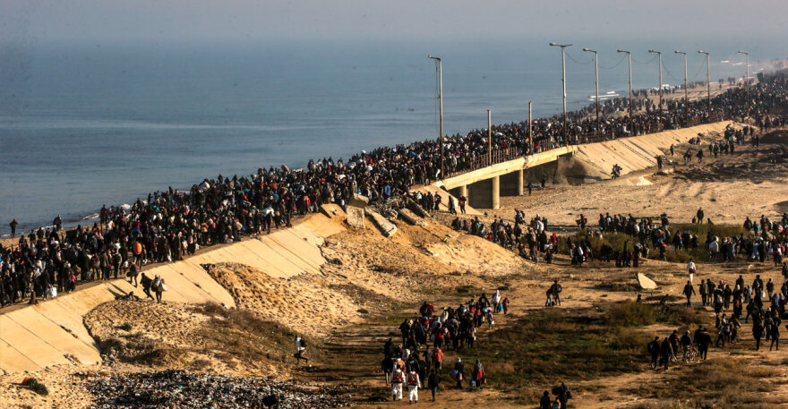 Γάζα: «Ανθρώπινο ποτάμι» εκτοπισμένων επιστρέφει στον βορρά μετά τη συμφωνία με το Ισραήλ - Δείτε live βίντεο