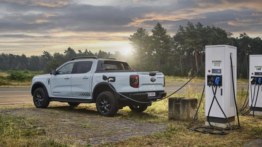 _122170202_ford-ranger-phev__3_